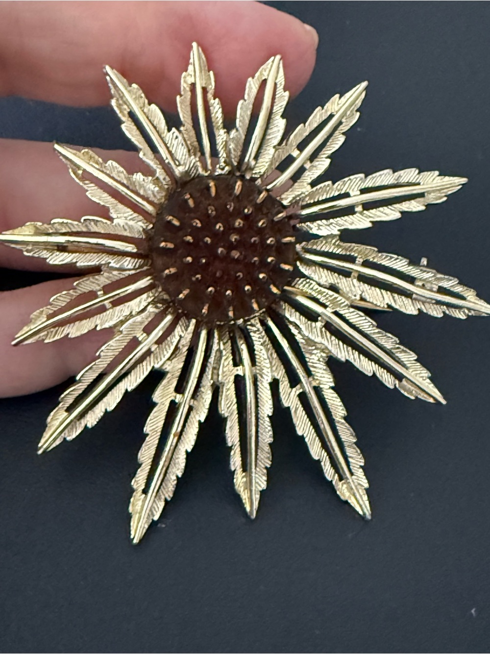 Vintage Sarah Coventry Cosmopolitan Sunflower Brooch/Pendant. Circa 1961.